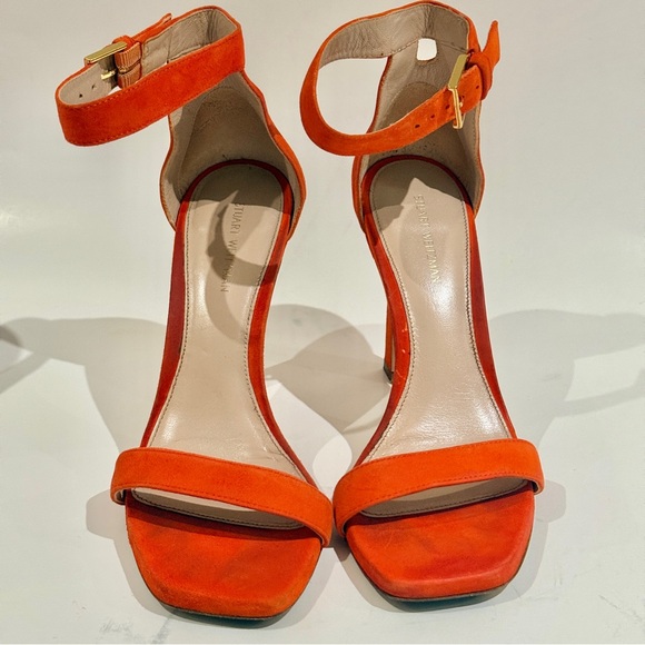 STUART WEITZMAN | Nudist Curve Suede Heels - Picture 4 of 7